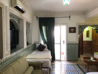 Superb Room for 5 People with Pool in Tangier