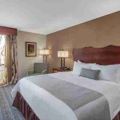 Wyndham Visalia Rooms
