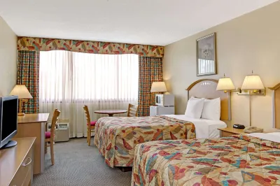 Days Hotel by Wyndham East Brunswick Conference Center Hoteles en Municipio de East Brunswick