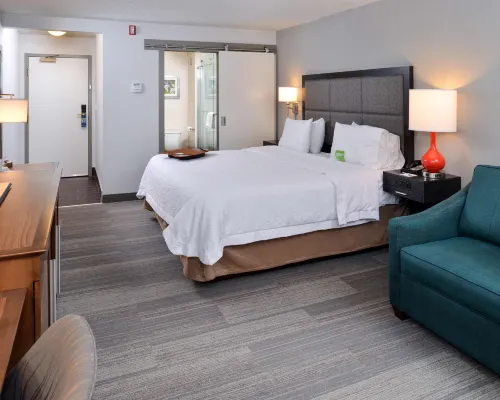 Hampton Inn & Suites by Hilton Calgary-University Northwest Hotels near Westbrook C Train