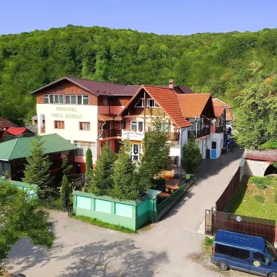 Pensiunea Agroturistică Piscul Soarelui Các khách sạn ở 