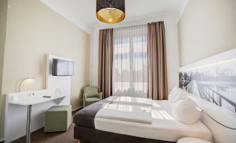 Hotel am Schlosspark - Housity