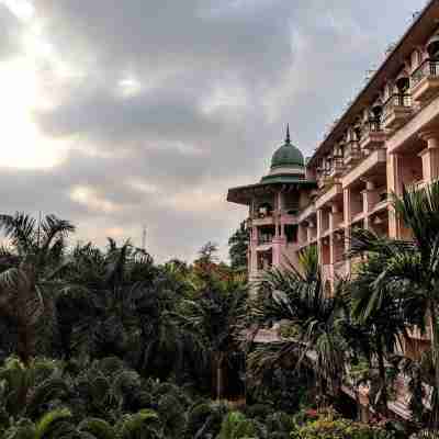 The Leela Palace Bengaluru Hotel Exterior