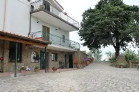 Bed & Breakfast Villa Flora Hotels in Monte Cicerale