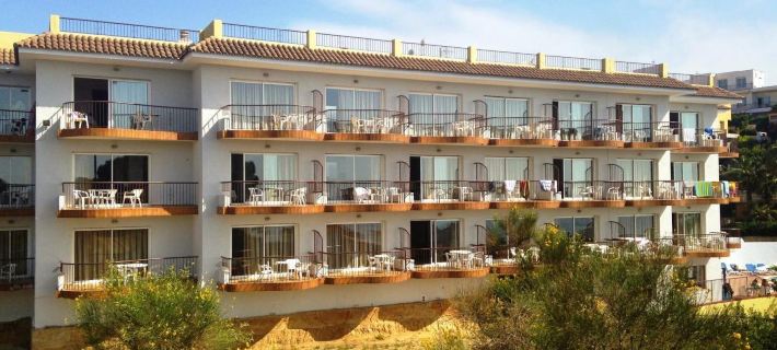Apartamentos AR Muntanya Mar ブラナスのホテル