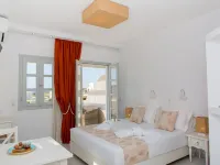 Sun and Moon Villas Hotel dekat Pantai Agiassos