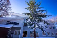 Lodge Raven Hotels in 