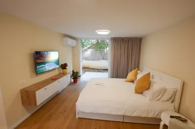 Rothschild Luxury Suite Haifa Hotels in Tirat Carmel
