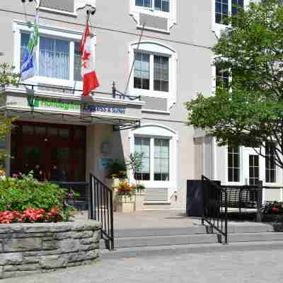 Holiday Inn Express & Suites Tremblant Hotel Exterior