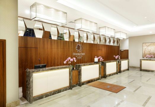 3. 더블트리 바이 ..