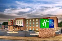 Holiday Inn Express & Suites Dawsonville Hotels in Forsyth County