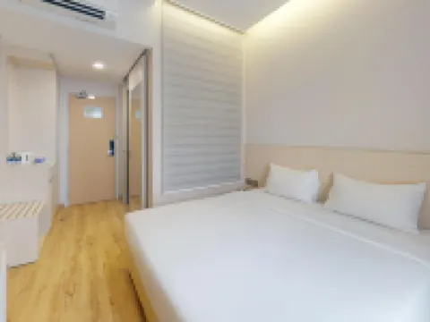 Minimalist Hotel Hotels in Plentong