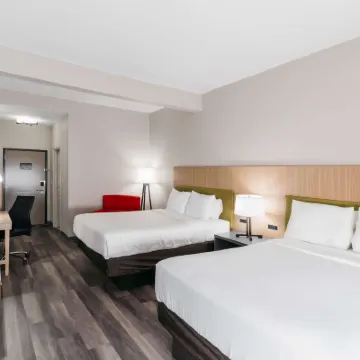 Townhome Inn & Suites by IHG Hotel dekat Galeri Wolfchase