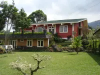 Montana Resort Hotels in Cisarua