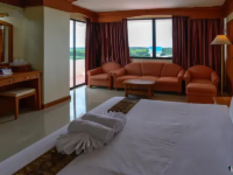 โรงแรมเจ.พี.เอ็มเมอรัลด์ โรงแรมในอำเภอเมืองยโสธร