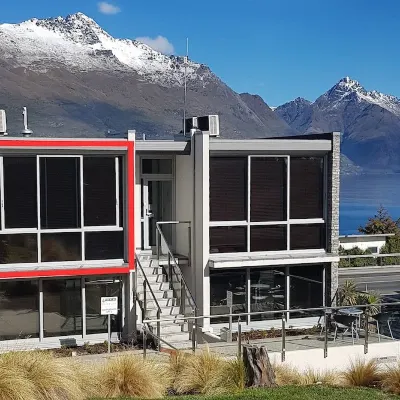 Central Queenstown Pounamu 203 Hotels near The Ivy Box