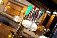 The Lakeside Hotel & Leisure Centre - bar