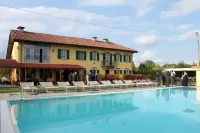 Cascina Desderi - Pools