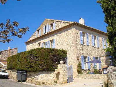 Logis Auberge de Tavel Các khách sạn ở Tavel