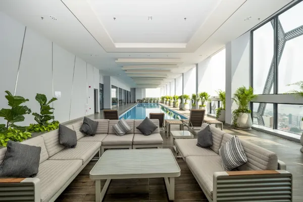 The Bridge Club Hotel