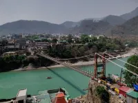 Madpackers Rishikesh Laxman Jhula