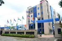 Dolphin Chocolate Inn Hotels near Jalalkhali Church St Louis Church