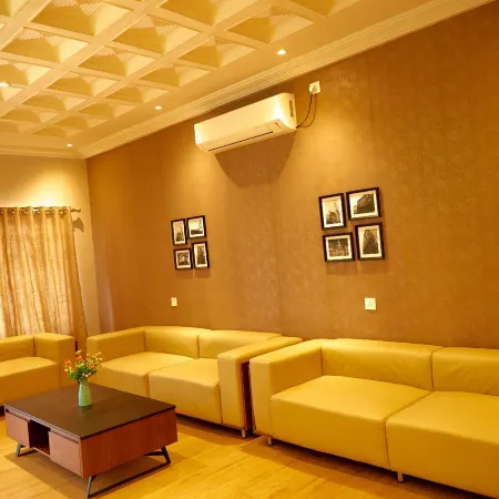 HOTEL KING'S PALACE