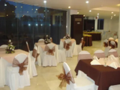 Alicia Hotel & Restaurant