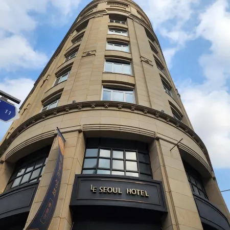 Le Seoul Hotel Отели рядом с достопримечательностью «Парк Сосомун»