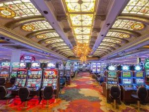 Top 3 Four-Star Hotels in Niagara Falls