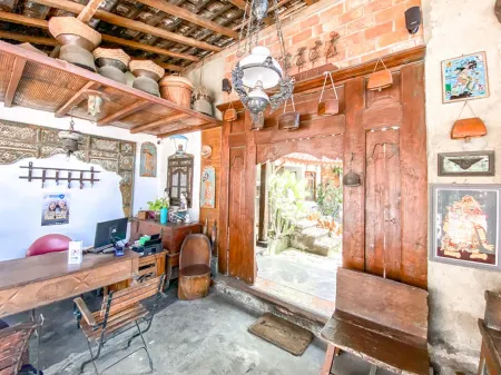 Griya Gribig Guest House Mitra RedDoorz