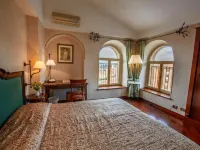 Hotel Fortuna Отели рядом с достопримечательностью «Улица Вануччи»