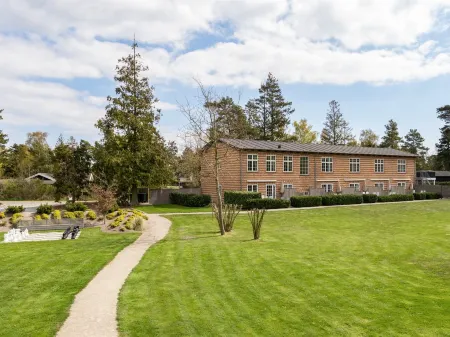 "Odeta" - 100m from the Sea Отели в г. Гульборгсунн