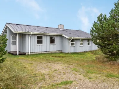"Tino" - 900m from the Sea Hotels near Galleri Salshus