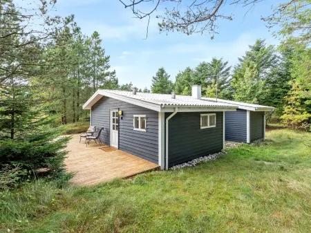 "Pilvi" -  from the Sea Отели рядом с достопримечательностью «Sjorring Kirke»