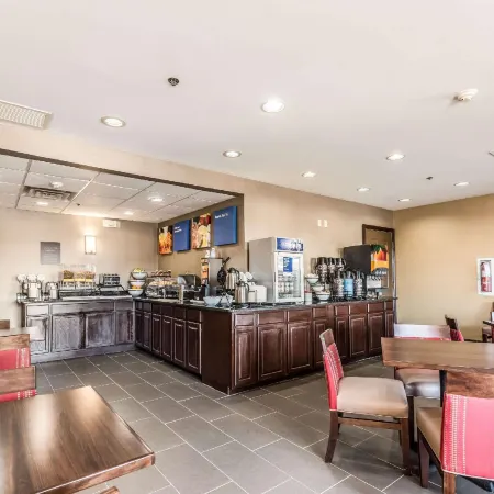 Comfort Inn & Suites Heath - Newark South