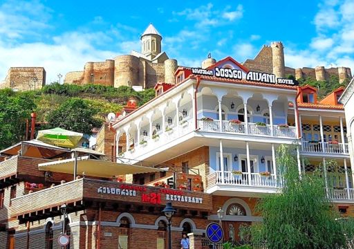 3. 호텔 아이바니 ..