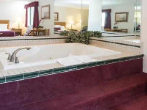 Baymont by Wyndham Logan Hotels in Hocking County