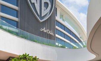 The WB Abu Dhabi Hotel, Curio Collection by Hilton