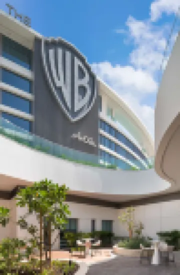 ザ WB アブダビ キュリオ コレクション バイ ヒルトン ワーナーブラザースワールド・アブダビ周辺のホテル
