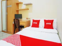 Super OYO Flagship 90723 Berlima Guest House Syariah Hotel dekat Apocalypse skate & bike park