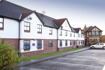 Premier Inn Manchester Airport Heald Green Отели в г. Хандфорт