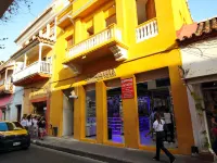 Hostal Casa Torres Centro Historico - Adults Only Hotels near Monumento India Catalina
