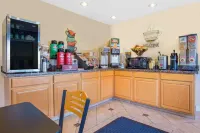 Days Inn by Wyndham Modesto - breakfast