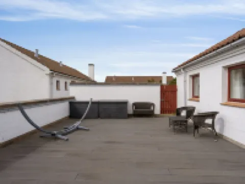 "Viena" - 400m from the Sea