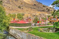 Lava Hot Springs Studio w/ Views, Walk to River Hotels in Lava Hot Springs