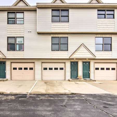 Kitty Hawk Townhome at Sea Dunes - Walk to Beach!