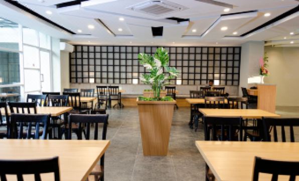 Arcadia Hotel Manado - Housity