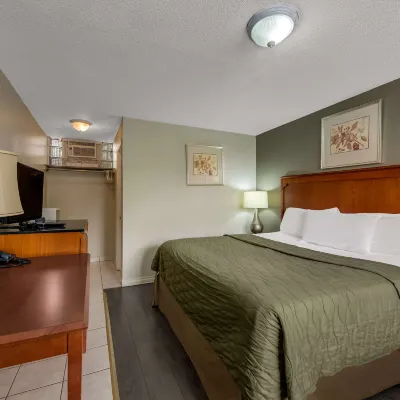 Knights Inn Burlington, on Отели рядом с достопримечательностью «Конгресс-центр Гамильтона»