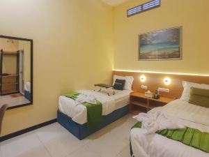 Urbanview Hotel Sakura Kampung Inggris Pare by RedDoorz